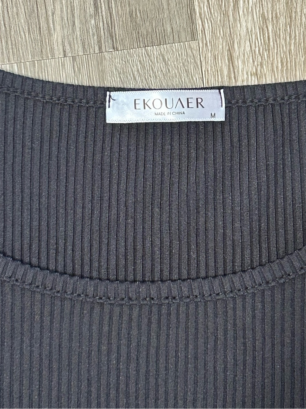❤️5 FOR $25❤️ Eckulaer ribbed long-sleeve crop top - Picture 3 of 5